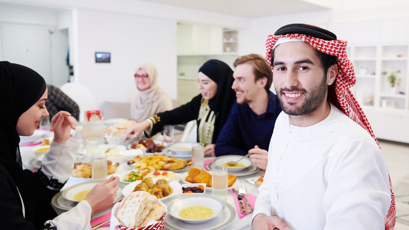 الاستشاريون أكدوا على تجنب التزاور خلال العيد.  أرشيفية