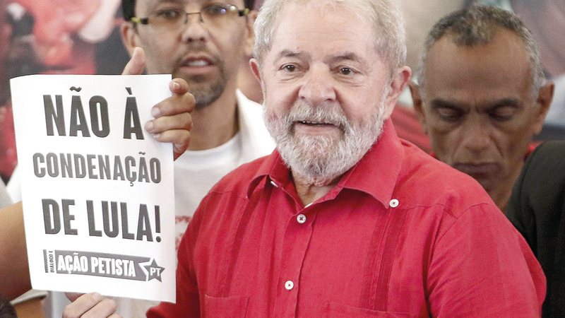 من المرجّح أن يواجه الرئيس السابق لويس لولا دا سيلفا الرئيس الحالي بولسونارو في الانتخابات المقبلة.  أ.ف.ب