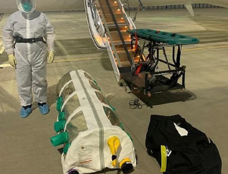 ووصلت طائرة الإخلاء الطبي الجوي إلى قاعـدة الملك سلمان الجوية بالرياض، بعد رحلة استغرقـت (15) ساعة، مع اتخاذ كافة الإجراءات الاحترازية المتبعة لمكافحة انتشار فيروس كورونا.