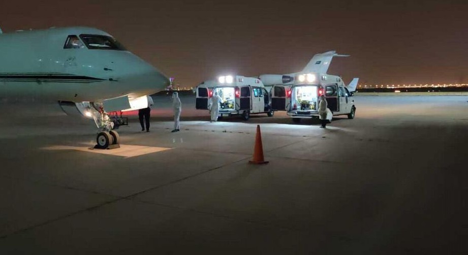 وكانت طائرات الإخلاء الطبي الجوي، قد نقلت أكثر مـن (74) حالة مصابة "بكورونا" دون إصابة الطواقم الطبية والجوية بالفيروس