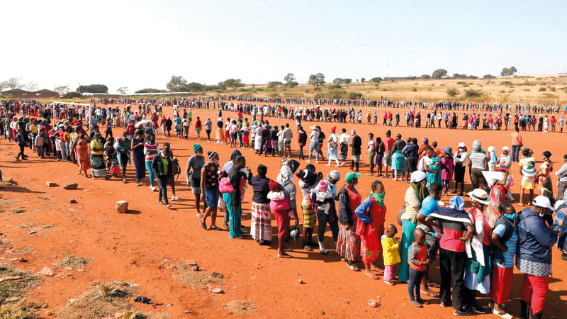 النساء والأطفال هم الفئة الأكثر تضرراً من الجائحة.   أرشيفية