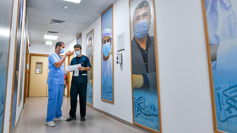 «عبدالرحمن» خلال العمل في المستشفى الميداني.  من المصدر