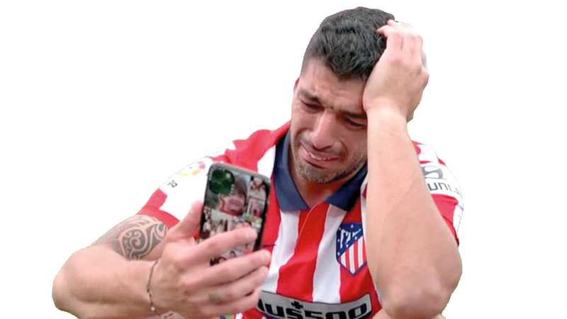 • النجم الأوروغوياني غادر برشلونة باكياً قبل بداية الموسم وأنهاه في قمة الفرح.