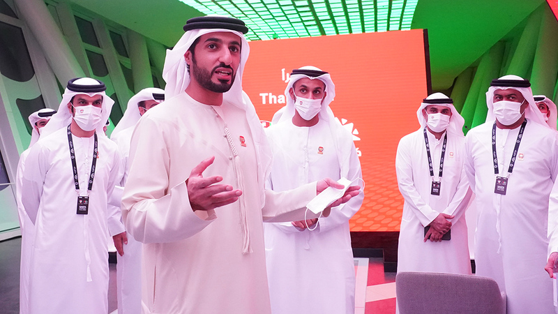 راشد بن حميد خلال مشاركته في المؤتمر أمس.  من المصدر