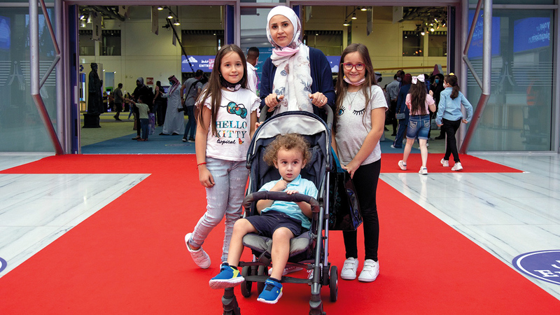 روان الجندلي جاءت المهرجان بـرفقة أبنائها مريم ومايا وريان.  من المصدر