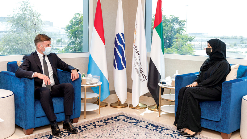 الهاشمي خلال استقبالها وزير التعاون التنموي في لوكسمبورغ.   من المصدر