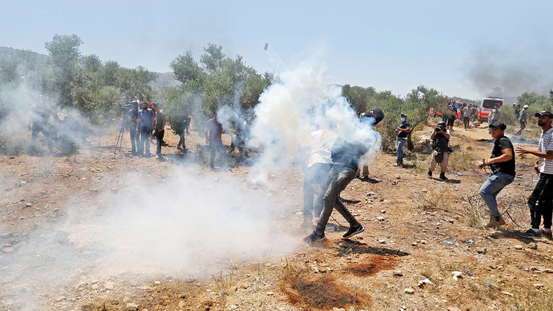 مواجهات مع قوات الاحتلال في قرية بيتا جنوب نابلس. À أ.ف.ب