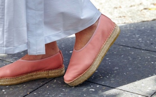 الصورة: #«عزيزتي حواء».. «الباليرينا» يطل بنعل «الإسبادريل» هذا الصيف