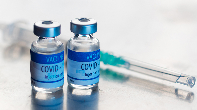 الالتزام بالإجراءات الاحترازية يحدّ من انتشار «كورونا».   تصوير: نجيب محمد