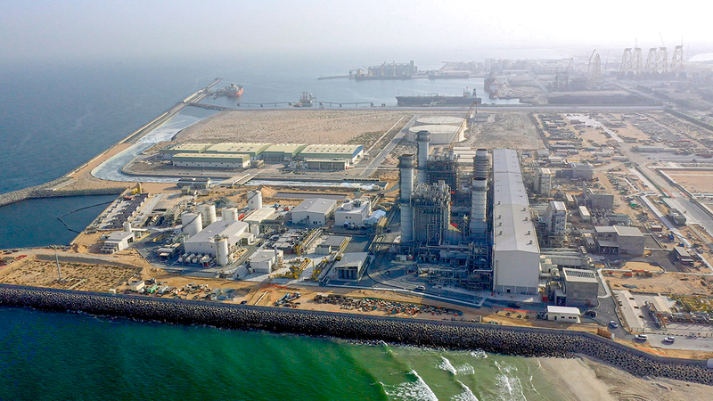 المشروع يتكوّن من 3 مجموعات تعمل بنظام الدورة المركبة.  من المصدر