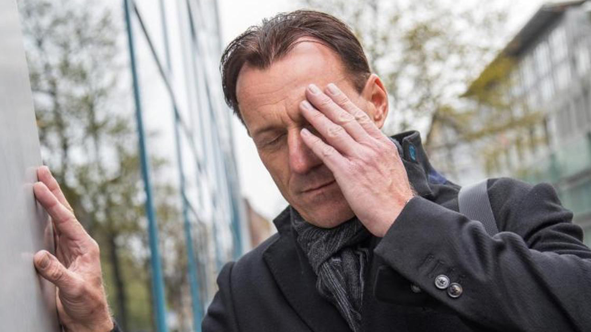 الدوار يندرج أحياناً ضمن أعراض انخفاض أو ارتفاع ضغط الدم.   د.ب.أ