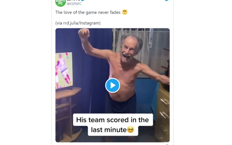 الصورة: فيديو كوميدي لعجوز أصابته "هستيريا" كرة القدم.. وزوجته تنفجر ضحكاً