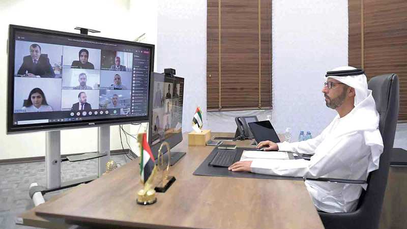 خلال توقيع مذكرة التفاهم عن بعد بين «مؤسسة زايد» و«ريادة» و«ميديسينا».   من المصدر