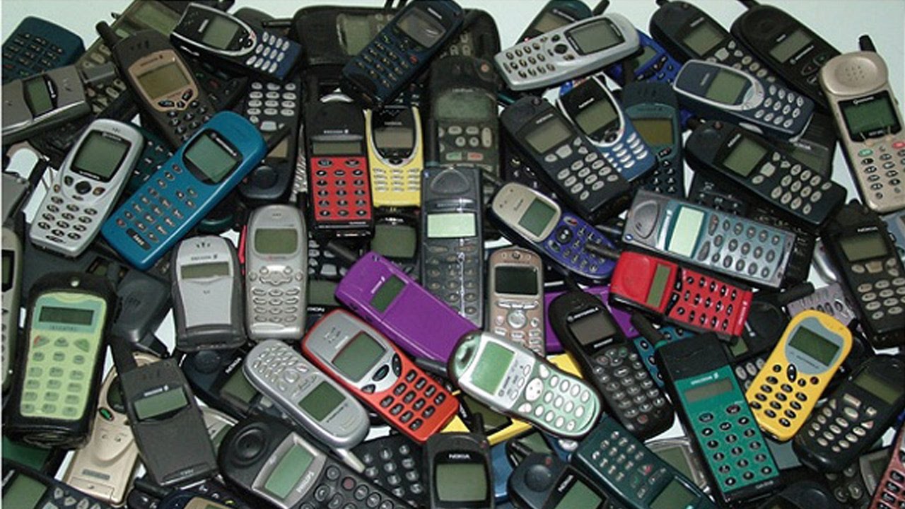 ألمانيا قد تستعيد 200 مليون هاتف محمول "قديم".. تعرف على السبب حياتنا