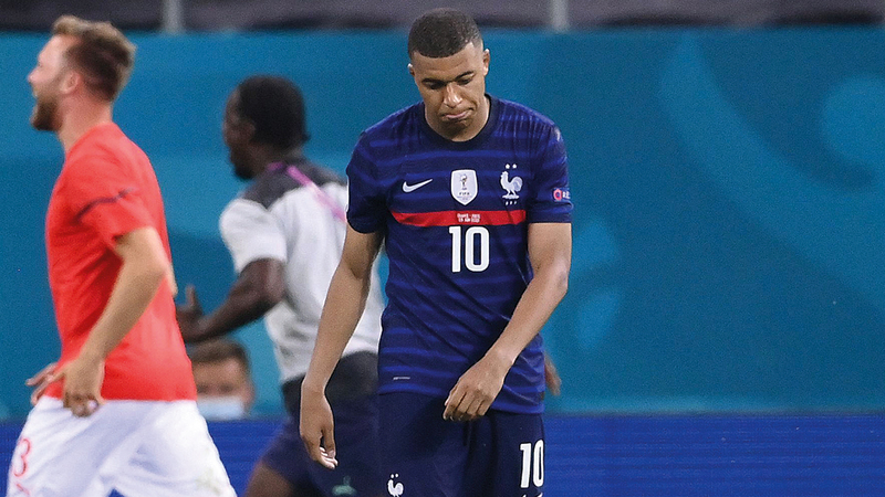 مبابي الوحيد في «يورو 2020» الذي سدد ست مرات في لقاء سويسرا دون أن تكون أي منها بين الخشبات.