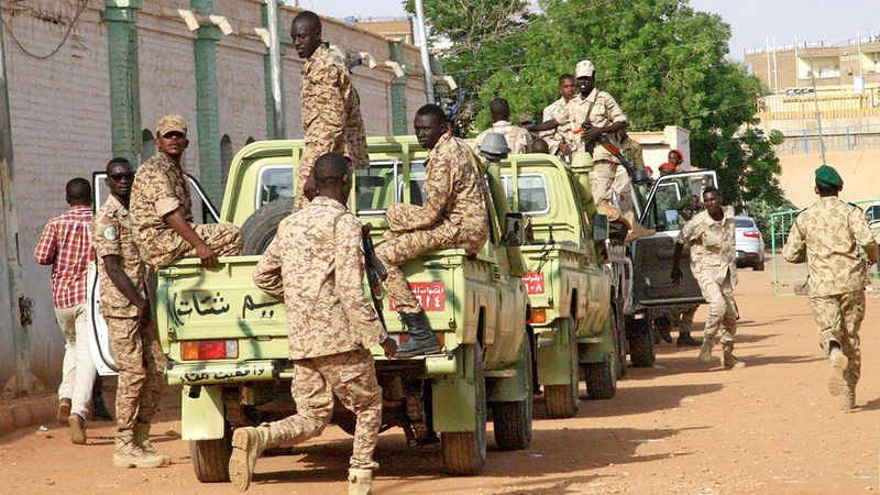 البعض يتهم المؤسسة العسكرية بإعاقة التحقيق في قتل المتظاهرين. À أرشيفية