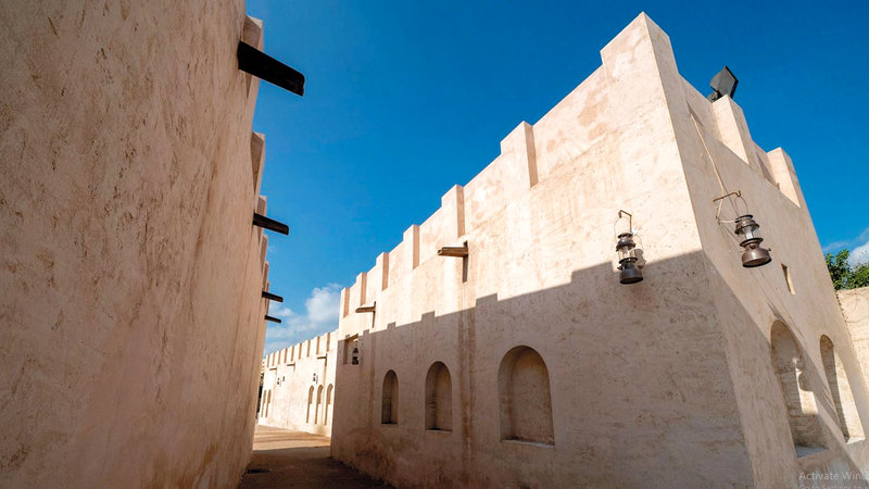 من مشاريع الشارقة لترميم الأحياء التراثية القديمة.  الإمارات اليوم