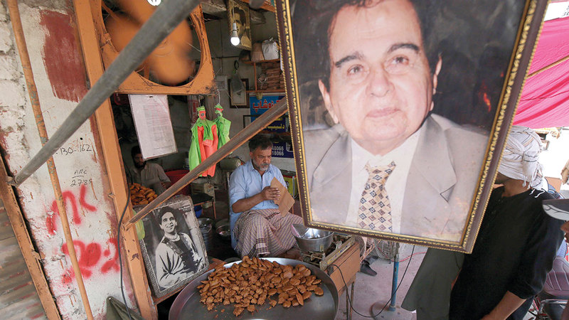 مسيرة ديليب كومار استمرت 50 عاماً أدى خلالها بطولة 60 فيلماً.   رويترز