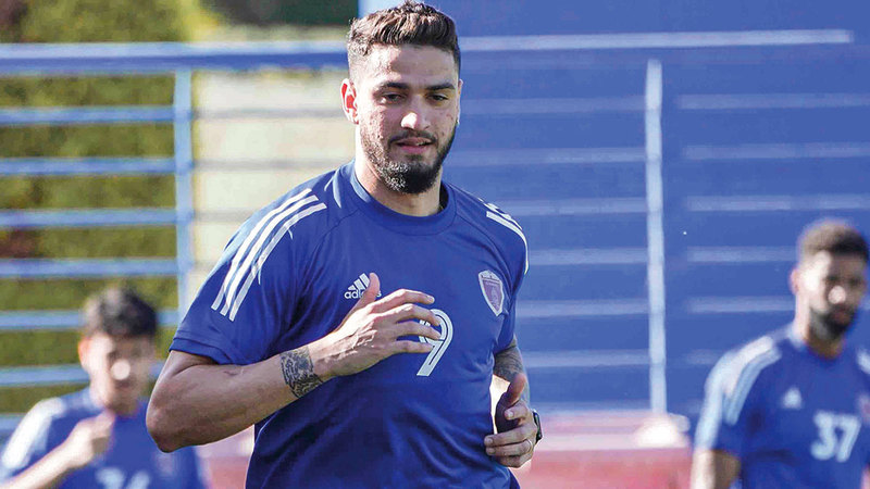 البرازيلي جواو بيدرو في معسكر الوحدة في إلكانتي.  من المصدر