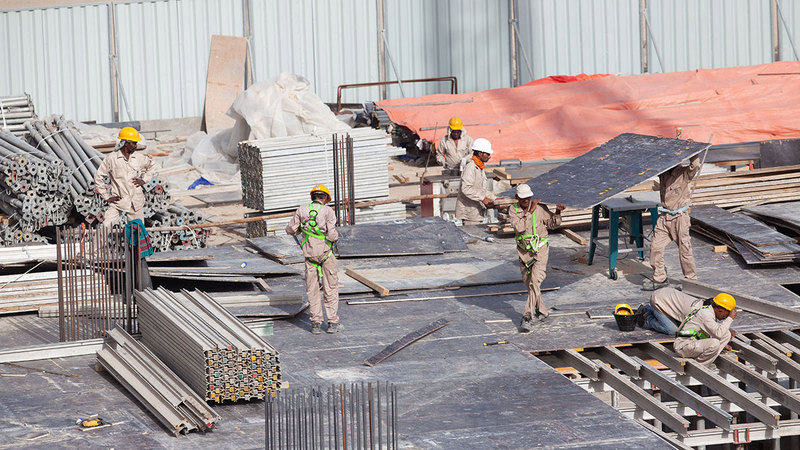 القرار دخل الشهر الثاني من تطبيقه على مستوى الدولة.  الإمارات اليوم