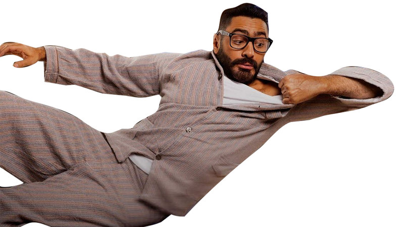 من فيلم تامر حسني «مش أنا» الذي تسببت مشاركة حلا شيحة فيه بسلسلة من الأزمات. أرشيفية