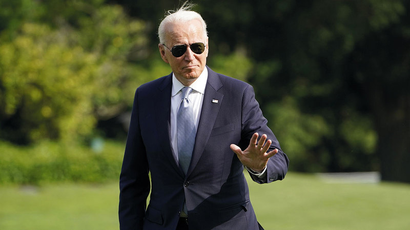 بايدن ألغى عقوبات مفروضة على مسؤولين إيرانيين.  أ.ب