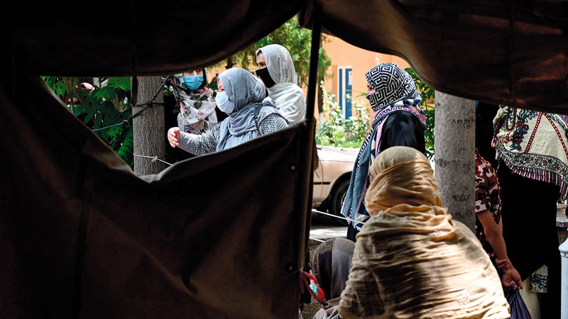 الأفغانيات يعانين جرّاء نقص الرعاية ومنعهن من الوصول إلى المرافق الصحية لتلقّي العلاج.  أ.ف.ب