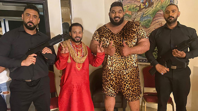 فهد الماس في كواليس تصوير العمل.   من المصدر