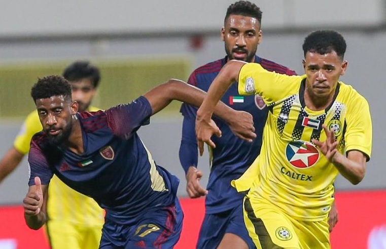 نجم اتحاد كلباء الواعد أحمد عامر (يمين).
من المصدر