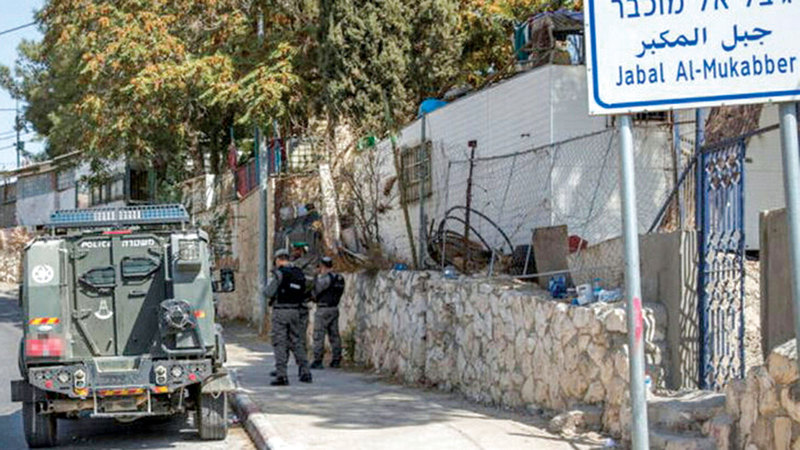 مستوطنة «نوف تسيون» الجاثمة على أراضي «جبل المكبر». الإمارات اليوم