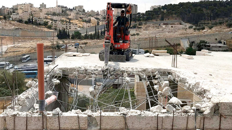 الاحتلال يجبر سكان «جبل المكبر» على الهدم الذاتي.    الامارات اليوم