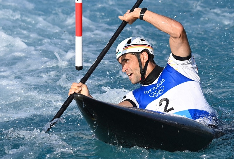 الألماني هانيس آغنر يتنافس في سباقات قوارب الكاياك للرجال