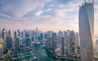 «تنفيذي دبي» يخفض ويلغي رسوم خدمات 9 جهات حكومية