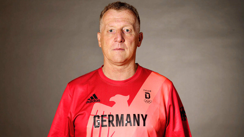 الألماني باتريك موستر المتهم بالعنصرية.  من المصدر