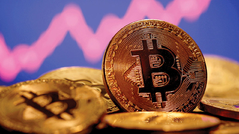 وكلاء طلبوا من متعاملين إيداع مبالغ بحد أدنى 3000 دولار للاستثمار في العملات الرقمية.  أرشيفية