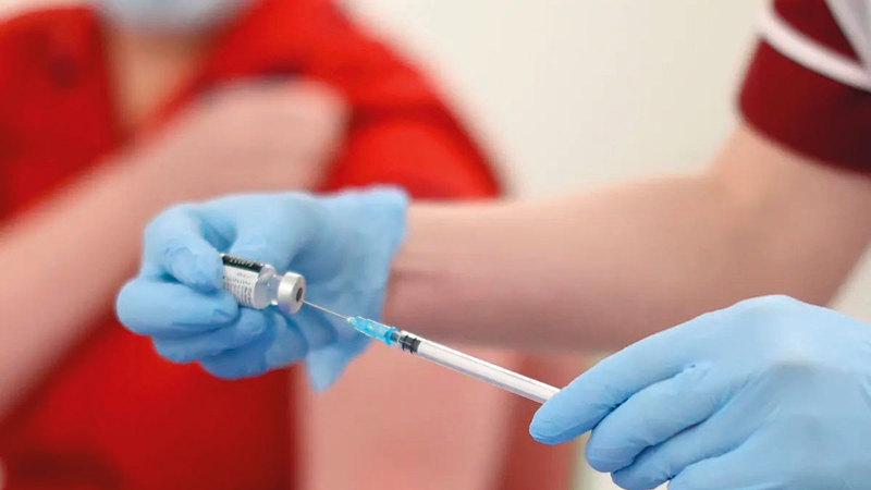 «صحة دبي» أكدت فعالية اللقاحات المعتمدة في الدولة. أرشيفية