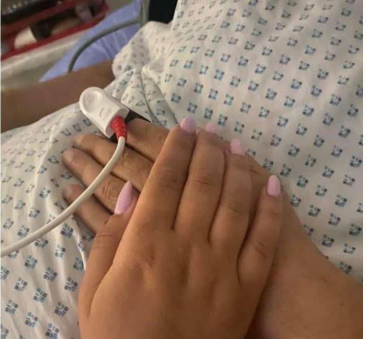 صورة نشرتها ابنة الفنان على "فيس بوك"