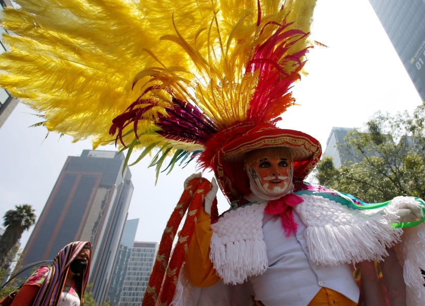 تم الإعلان لأول مرة عن اختيار يوم 9 أغسطس كيوم عالمي للسكان الأصليين في العالم منذ أكثر من 25 عام، حيث أعلنت الجمعية العامة للأمم المتحدة لأول مرة في ديسمبر 1994 الاحتفال باليوم العالمي للشعوب الأصلية في العالم كل عام خلال العقد العالمي الأول للشعوب الأصلية في العالم (1995 – 2004).