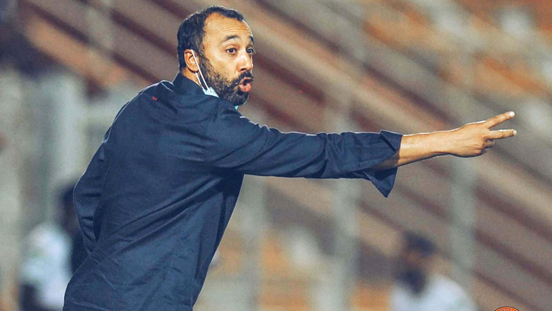 مدرب الإمارات طارق السكتيوي.   من المصدر