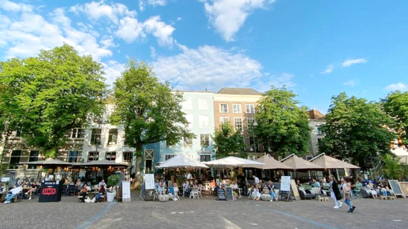 ديفينتر من الوجهات المثالية للتنزّه حيث تسودها الأجواء الإيطالية.  د.ب.أ