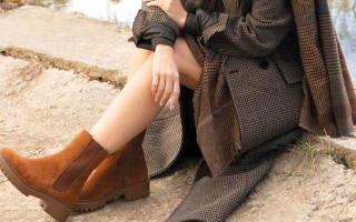 الصورة: الأحذية تتألق بألوان مبهجة في الخريف