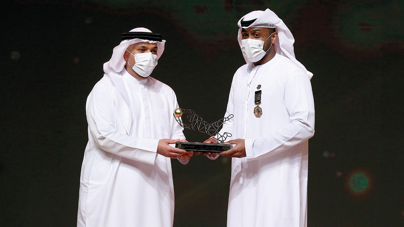 علي خصيف نال جائزة القفاز الذهبي.   تصوير: نجيب محمد