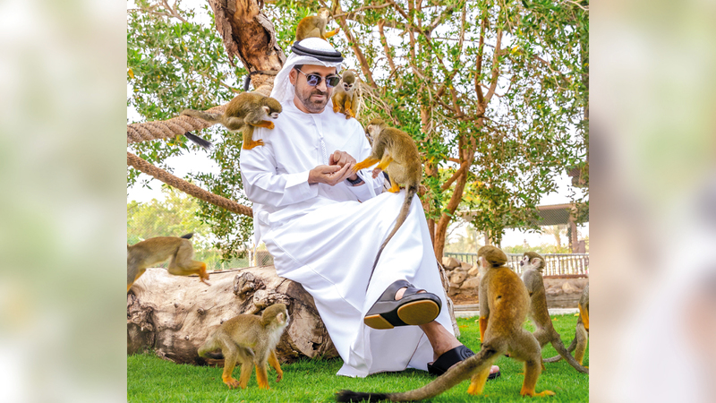 الحيوانات الموجودة في المزرعة تخضع للتدريب والترويض وفق أسس علمية.  من المصدر