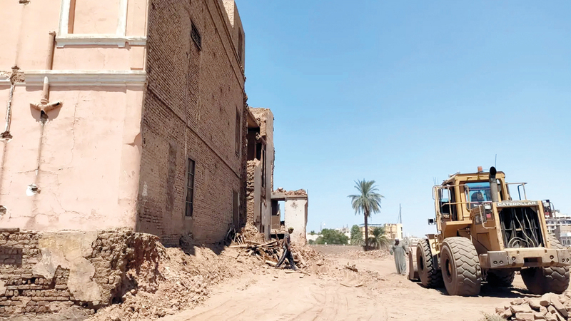 هدم القصر أزال شاهداً على مرحلة مهمة من مراحل تاريخ نضال مصر ضد الاحتلال الإنجليزي.  من المصدر