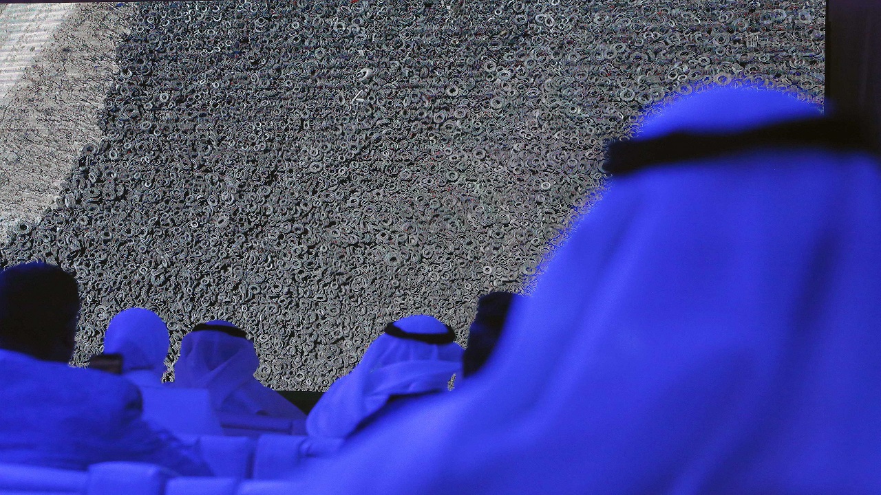 مكب الإطارات سيتحول إلى مدينة سكنية جديدة.
أ.ف.ب