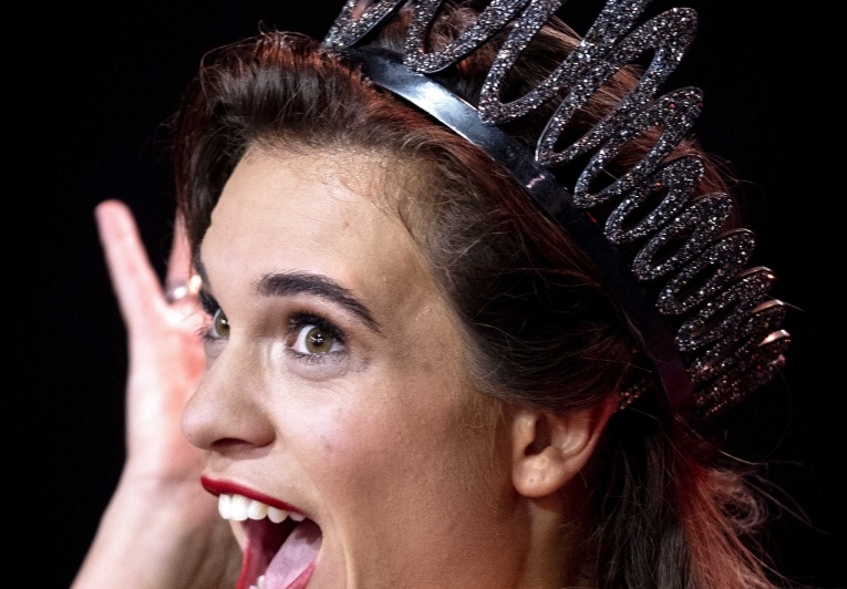 جوليا سينينج تفوز في نهائي مسابقة ملكة جمال هولندا في هيلفرسوم - الصور وكالات