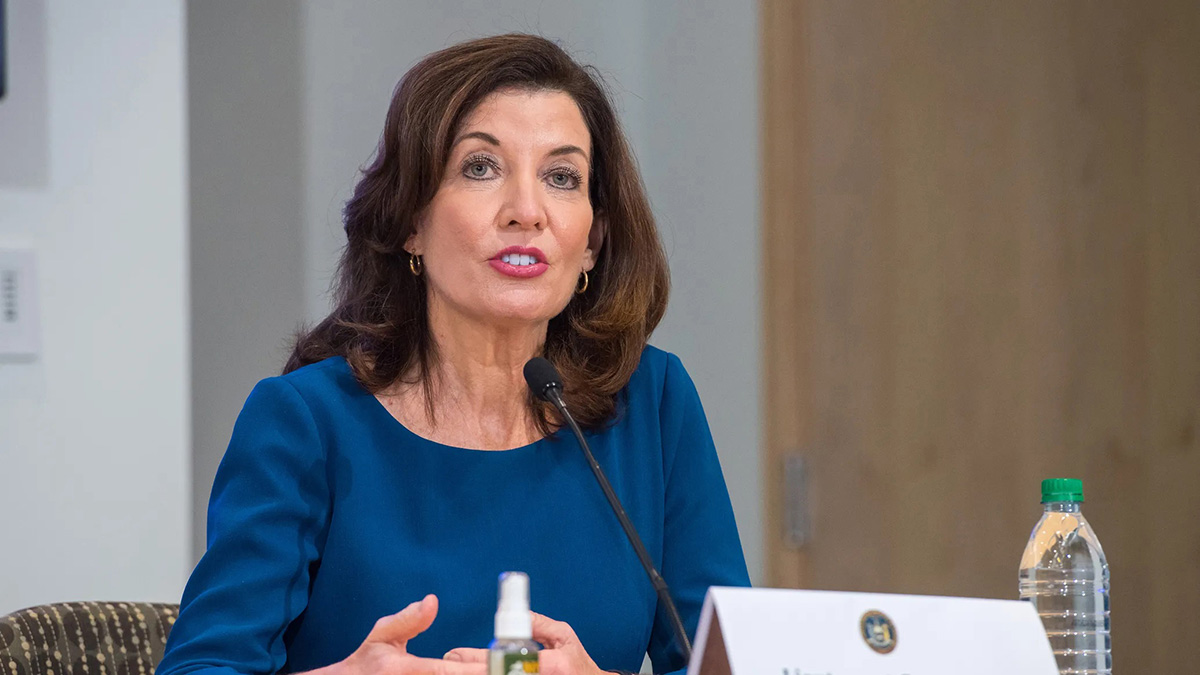 حاكمة نيويورك الجديدة. . من المصدر