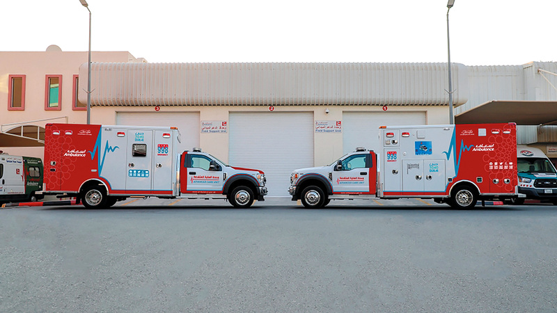 المركبتان الجديدتان لخدمة «كبار الشخصيات» ستتمركزان بالقرب من المنصة الرئيسة في المعرض.  من المصدر