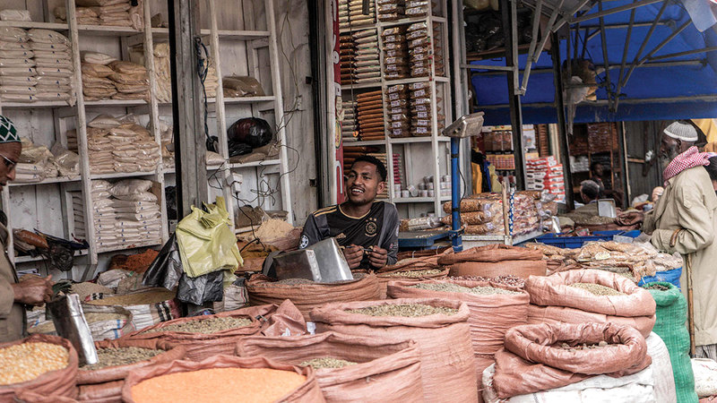 أحد المتاجر الخاصة بالتوابل الإثيوبية خلال العام الإثيوبي الجديد.  أ.ف.ب