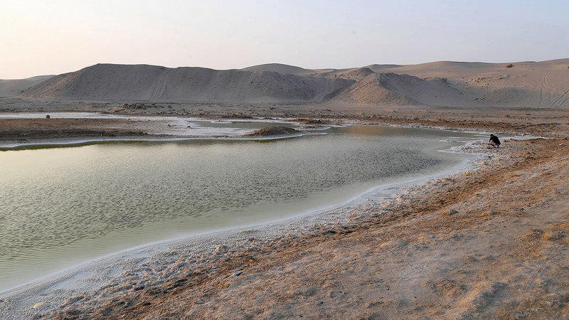 البحيرة تشكلت في الفترة الأخيرة نتيجة لعمليات الحفر بالمنطقة. تصوير: إريك أرازاس
